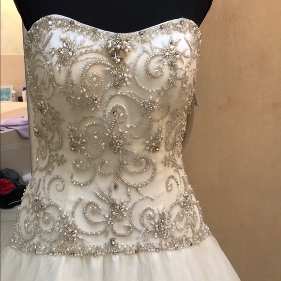 🙋🏼‍♀️🕺🏼🕺🏼👩‍❤️‍👨👑 too big for me - Picture 7 of 8